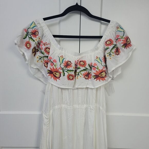 Davi and Dani embroidered flowers off the shoulder maxi dress, 1X - Picture 11 of 13